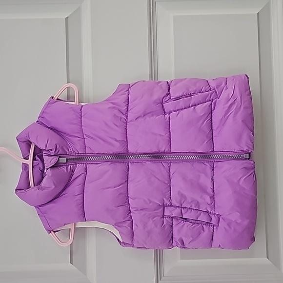 Old Navy puffer vest - Picture 1 of 1